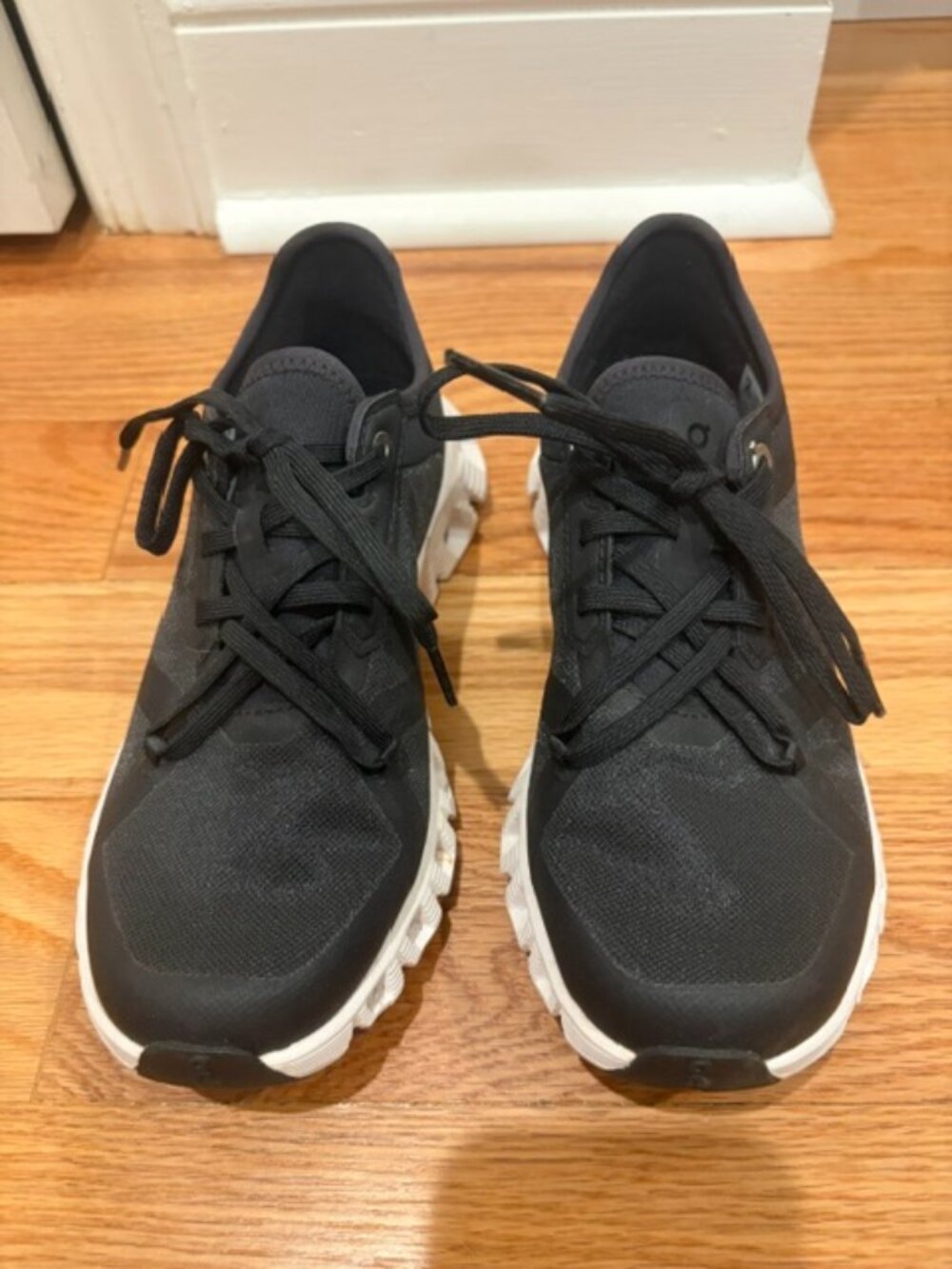 On Women's Cloud Size 5 Sneaker